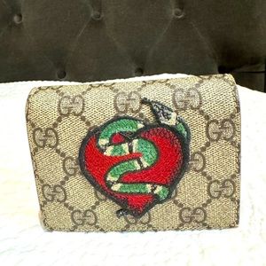 Gucci Limited Edition Wallet - Snake Heart with GG logo